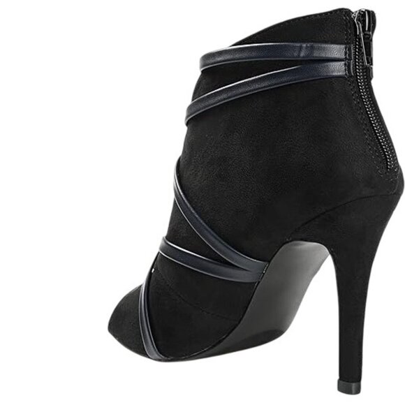 Journee Collection Women's Wide Width Samara Bootie - Picture 5 of 5